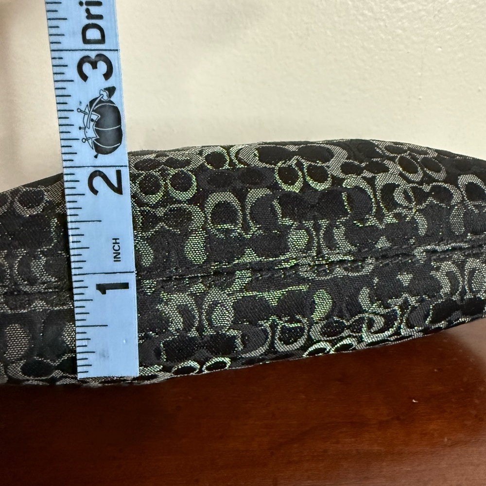 Coach optic Black Logo-Print Wristlet kiss lock  Clutch with Silver Trim - Picture 10 of 14